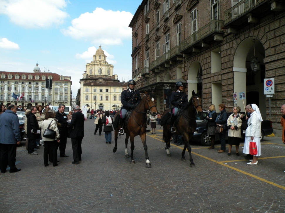 La Santa Sindone - Polizia a cavallo_13.JPG